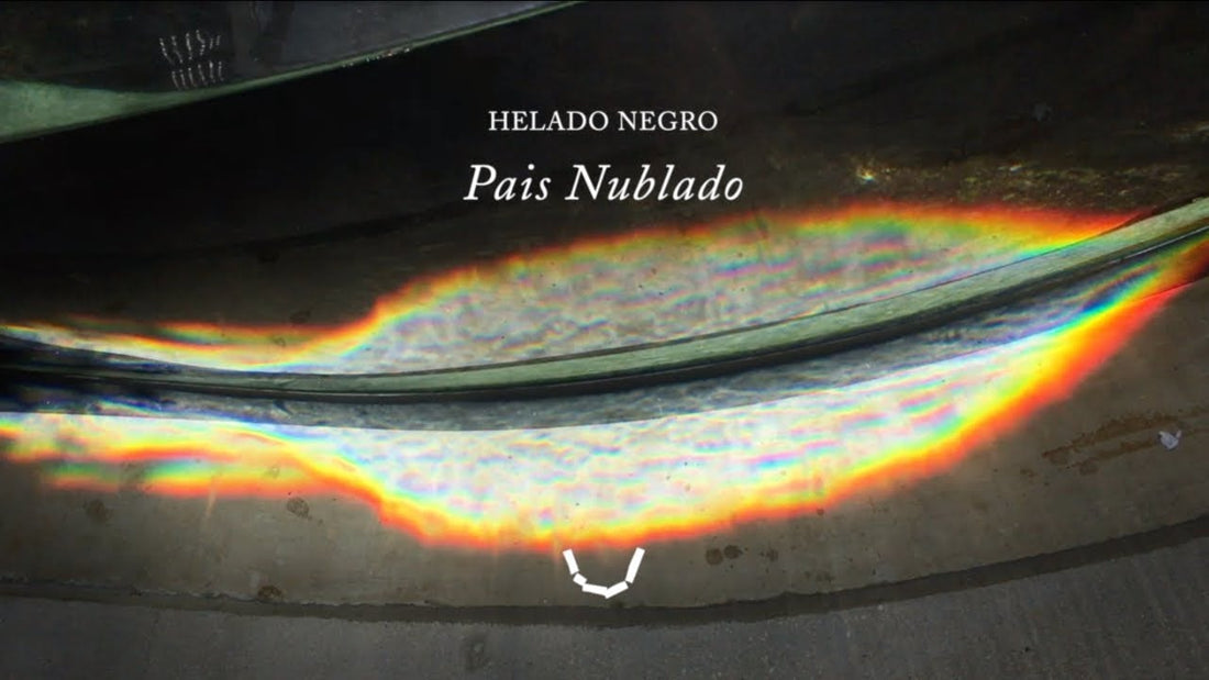 Helado Negro - "Pais Nublado"