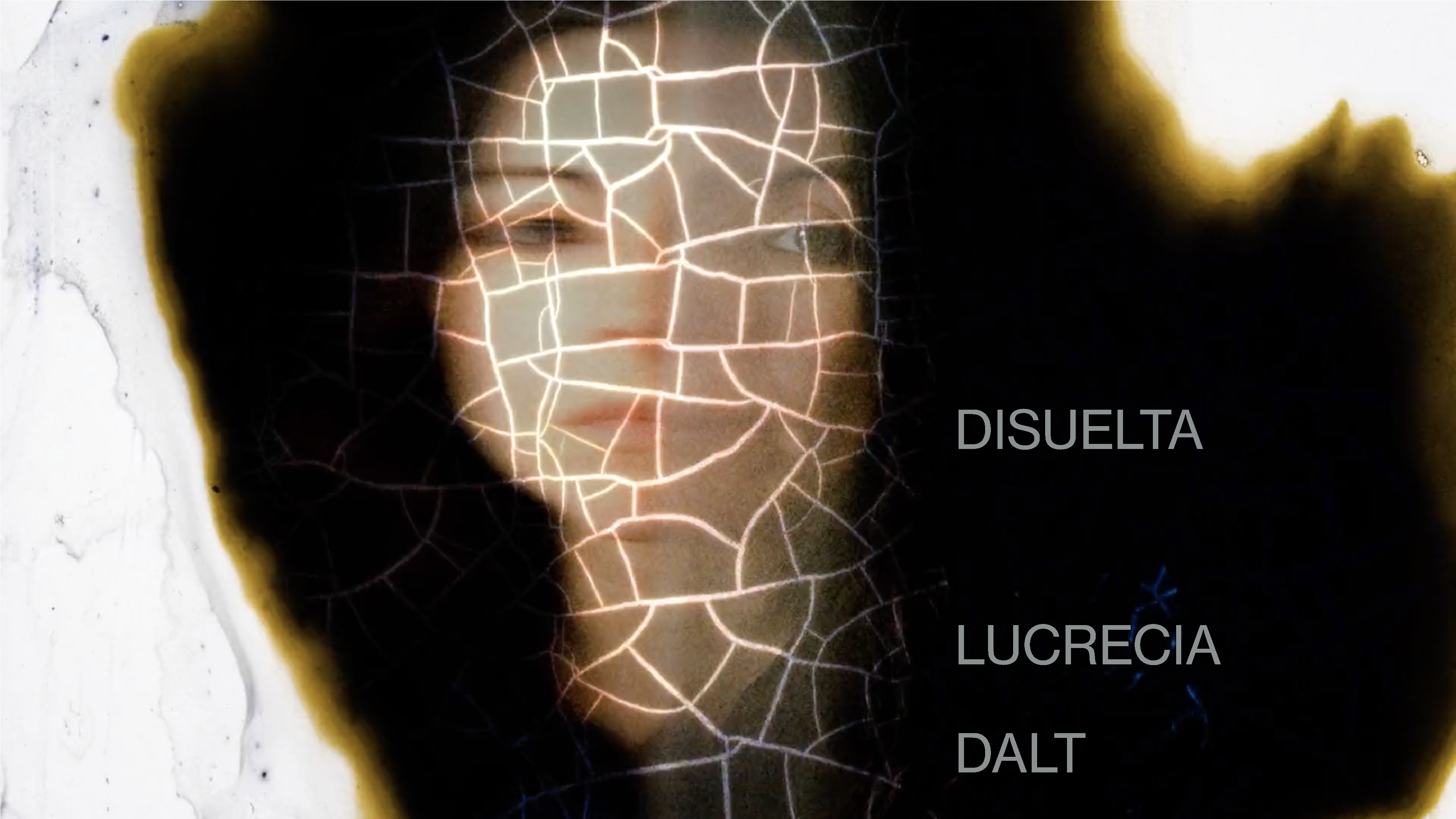 Load video: Lucrecia Dalt - Disuelta