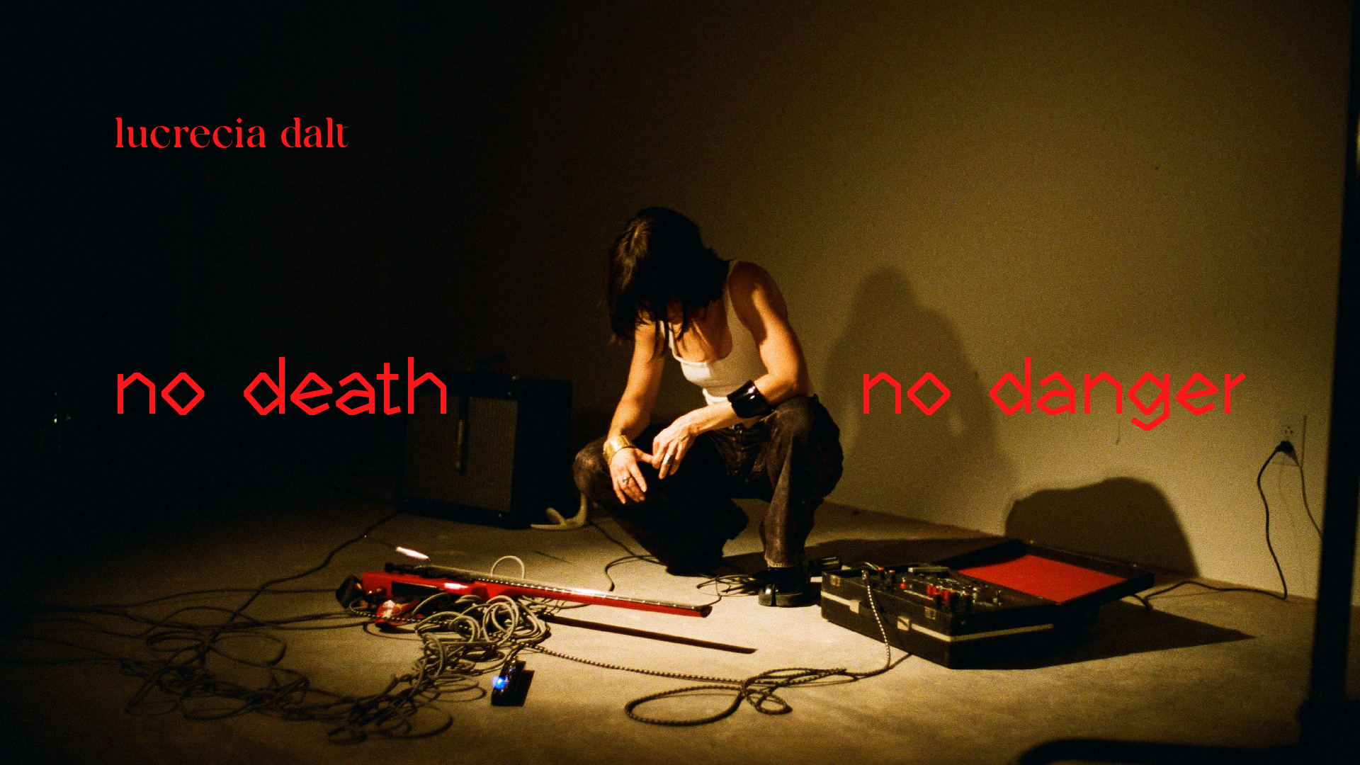 Load video: Lucrecia Dalt - no death no danger [Official Video]