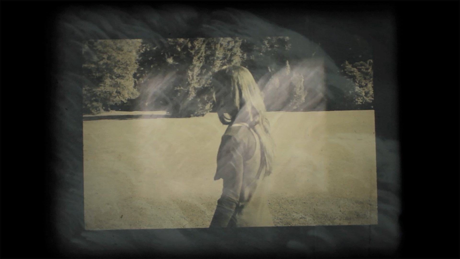 Link to Video for Julia Holter – Marienbad